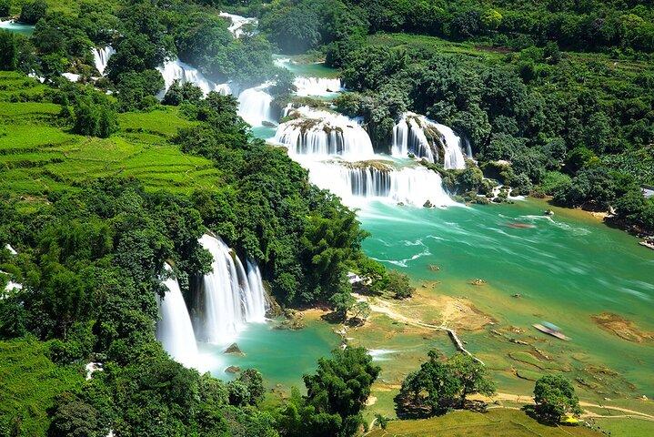 Ban Gioc Waterfall & Ba Be Lake : 3 Days Group Tour from Hanoi