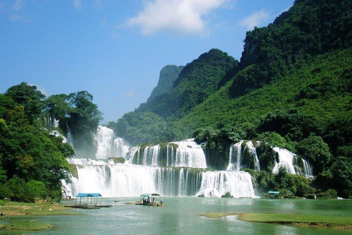 Ban Gioc Waterfall & Ba Be Lake : 3 Days Group Tour from Hanoi