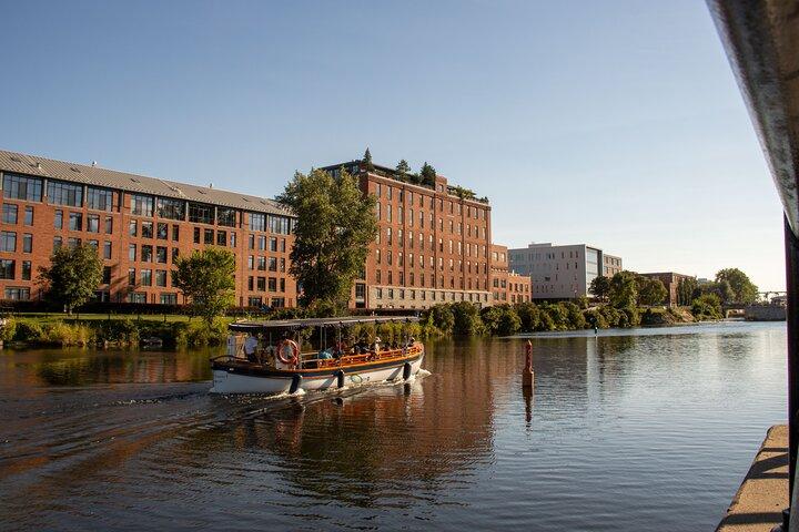 Montreal: Guided Exclusive Electric Boat Tour on Lachine Canal