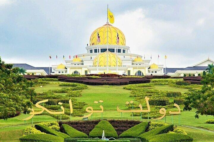 Private 2-day tour: Thailand, Malaysia & Indonesia (3 countries) from Singapore