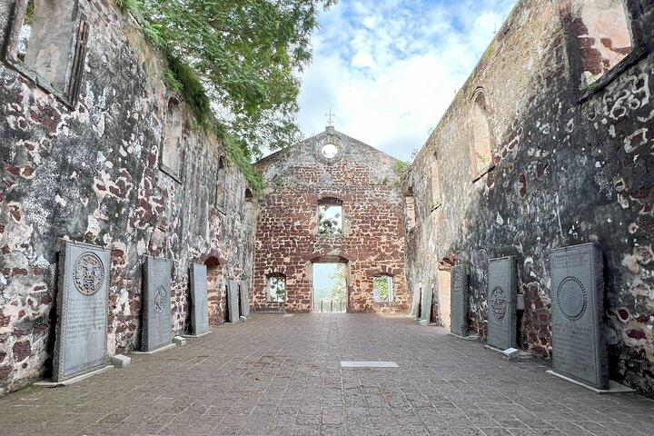 From Singapore: Private Malacca day tour (via drive-thru border)