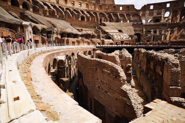 Tour of Gladiators Arena and Colosseum with Imperial Forum+ Ebook