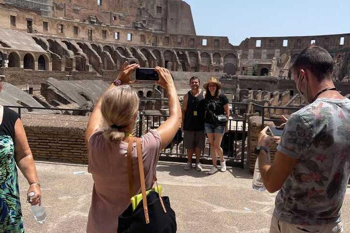 Tour of Gladiators Arena and Colosseum with Imperial Forum+ Ebook