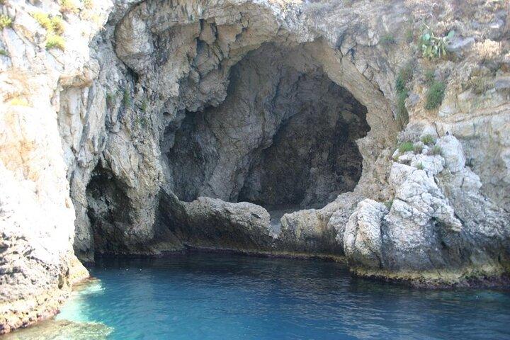 Tour From Catania to Taormina and Boat Tour Isola Bella