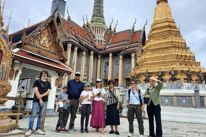 Private Grand Palace & Long-tail boat tour in Bangkok