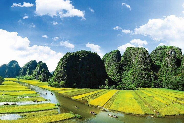 Ninh Binh Full Day Tour Visit Hoa Lu Tam Coc & Mua Cave