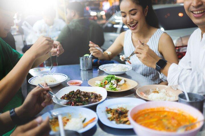 Singapore Best Private Food Tour With An official Local Guide