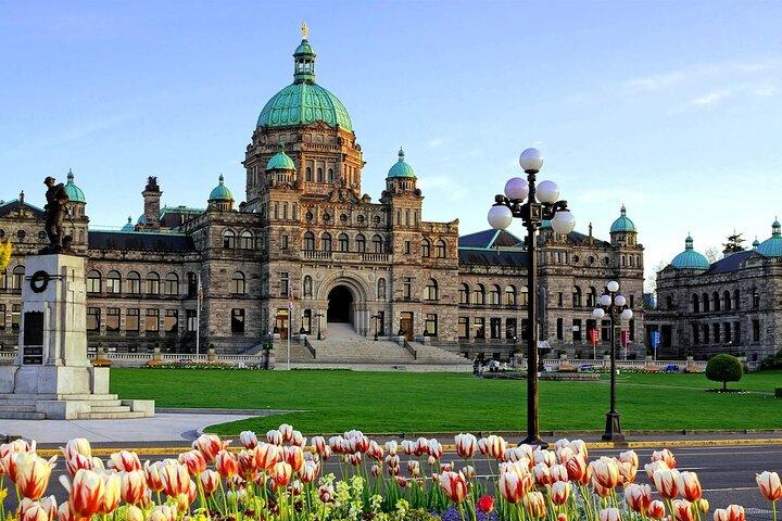 Tour of Butchart Gardens and Victoria from Vancouver