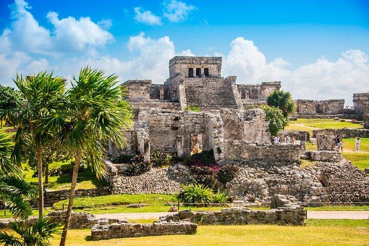 Private Tour to Tulum Ruins and 4 Cenotes