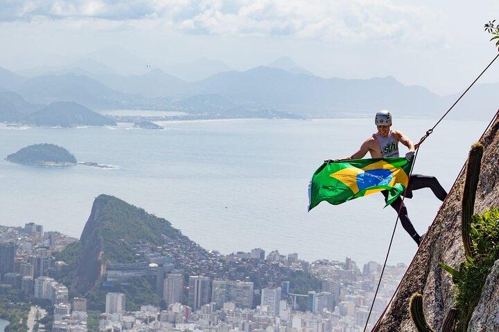 Trail and Rappel on Morro Dois Irmãos