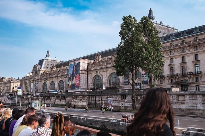 River Seine Sightseeing Boat Tour with Audio Guide