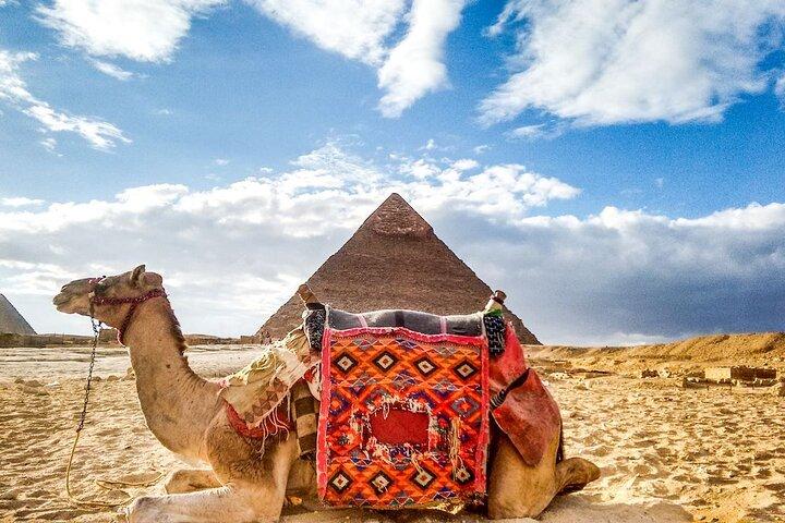 Full Day Private Tour to Giza Pyramids, Museum and Khan elKhalili