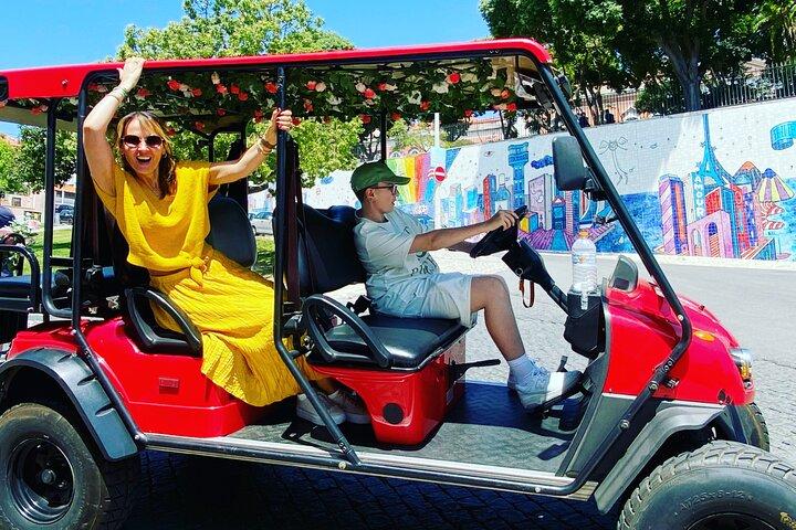 Private 1H30 Tuk Tuk Tour in Lisbon City