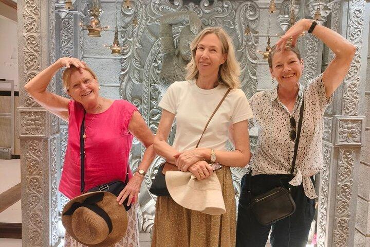 Big Fat Indian Wedding, shopping & bazaar walking tour in Chennai