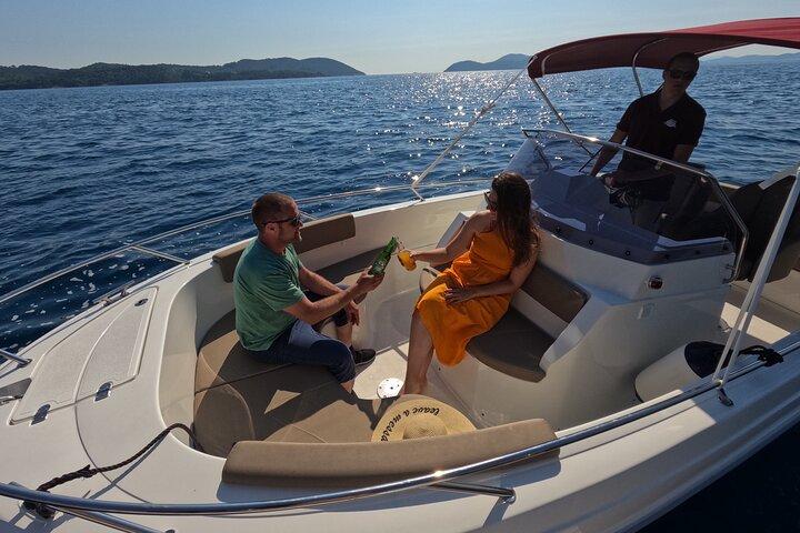 Private Speedboat Tour- Blue cave, sandy beaches and snorkelling