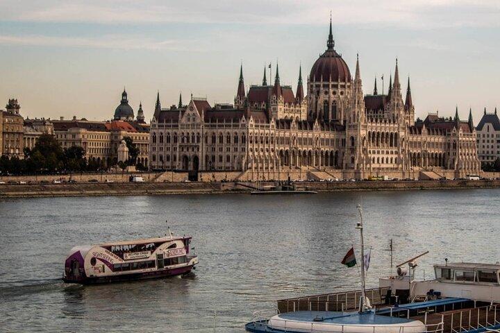Budapest Audio Guide Cruise with Day, Sunset and Night Options
