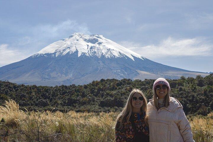 Tour Quito to Baños visiting Cotopaxi Volcano & Quilotoa Lagoon