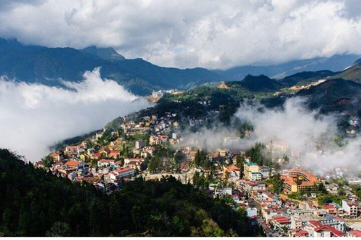 Sapa 2 Days Trek from Hanoi by Shared Bus & Private Tour in Sapa
