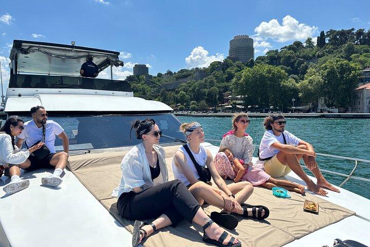 Small-Group 2 Hours Bosphorus Luxury Yacht Cruise in Istanbul