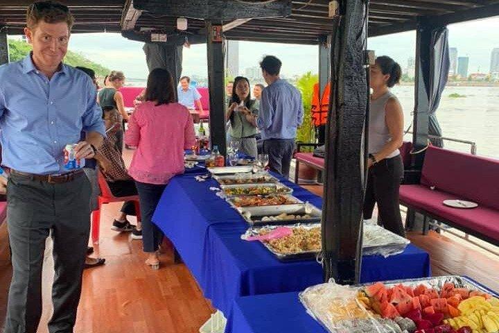 Phnom Penh to Siem Reap Cruise/road tour or Siem Reap/Phnom Penh