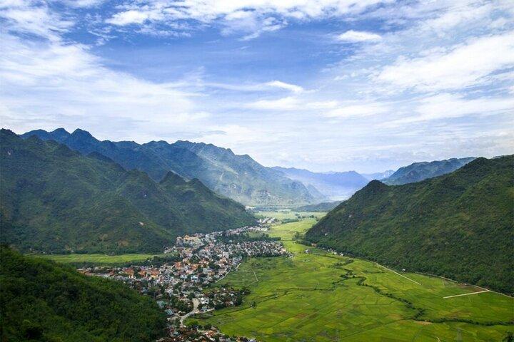 Mai Chau Getaway Private One Day Tour from HANOI
