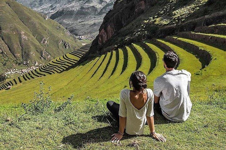 2-Day Tour Machu Picchu by Panoramic Train + Sacred Valley