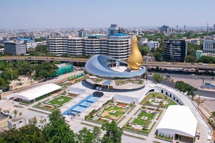 Hussain Sagar Lake Private Walking Tour in Hyderabad
