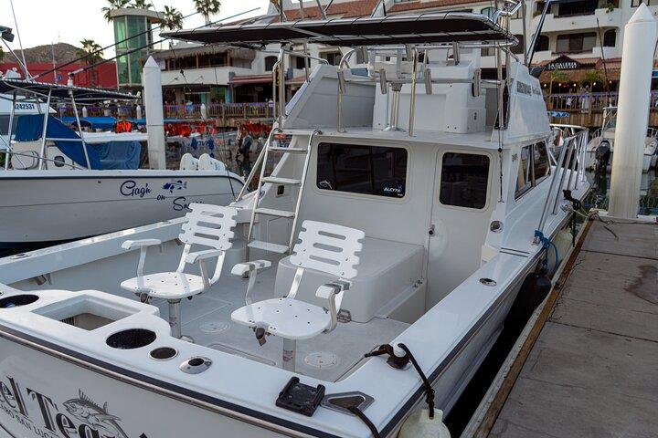 Luxury Private Yacht Charter in Cabo San Lucas Mexico