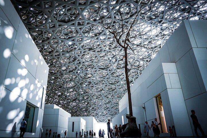 Louvre Museum and Qasr Al Watan Tour With Private Transfers