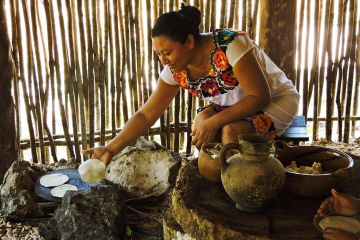 Chacchoben Mayan Ruins and Mayan Experience Combo Tour
