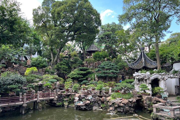 4-Hour Shanghai Highlight Tour: Yu Garden and Jade Buddha Temple