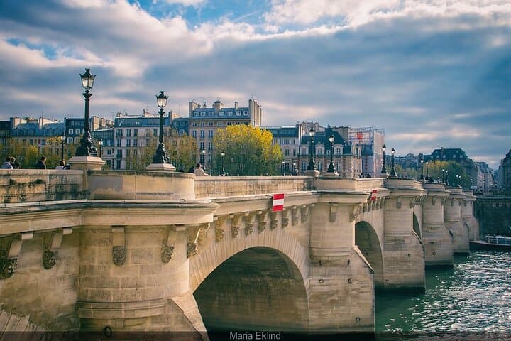 Private Tour with Tickets to the Louvre Museum & Crepes