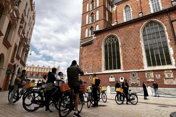 Full Bike Tour - the Old Town, Jewish Qtr & the Ghetto NEW BIKES