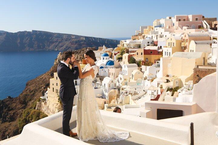 Personalized Private Photoshoot in Fira Santorini