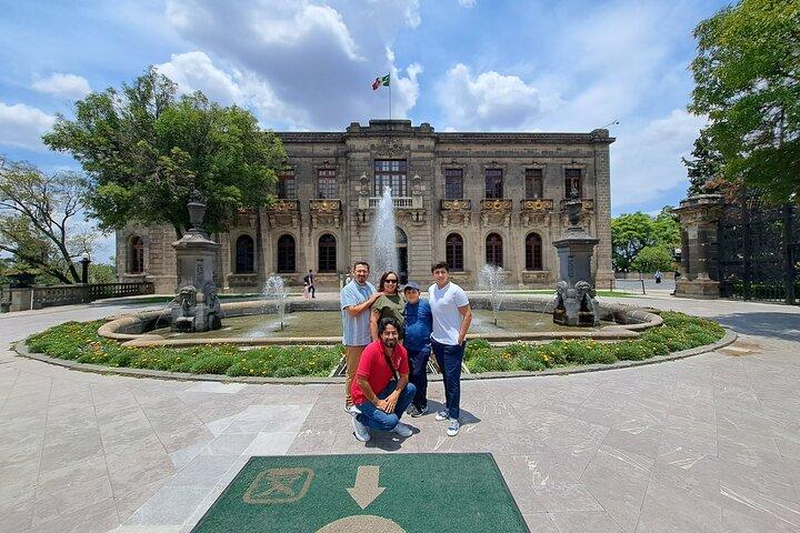 Chapultepec Castle Tour and its surroundings