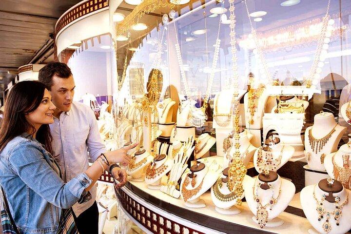 Dubai Walking Tour: Self-Guided City Game