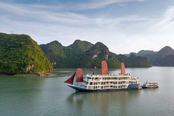 Hanoi to Lan Ha Bay 3-Day on Aurora Cruise