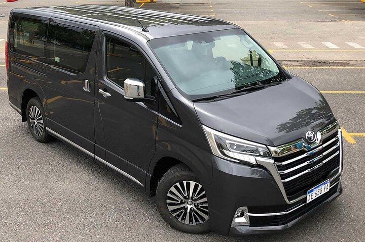 Departure Transfer from Tokyo City to Haneda Airport HND by van