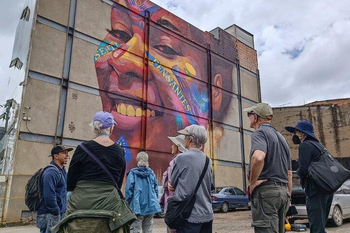 Street art walking tour in Distrito Graffiti in Bogota
