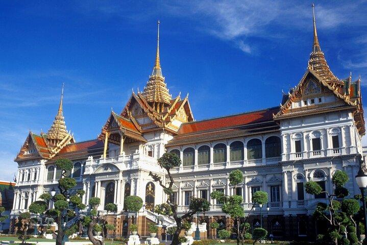 Thai PRIVATE Tour Guide
