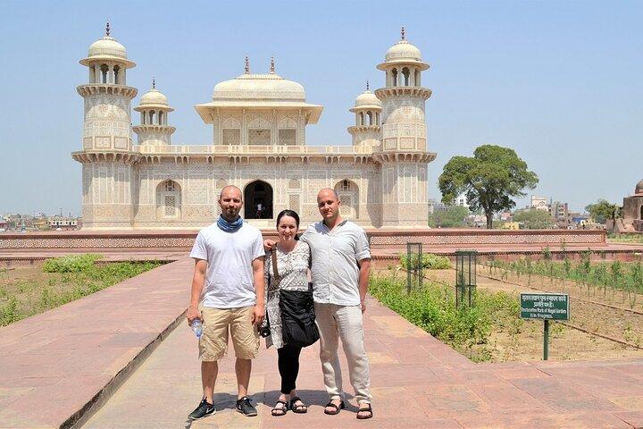 Agra City Tour From Railway Station/Hotel In Agra
