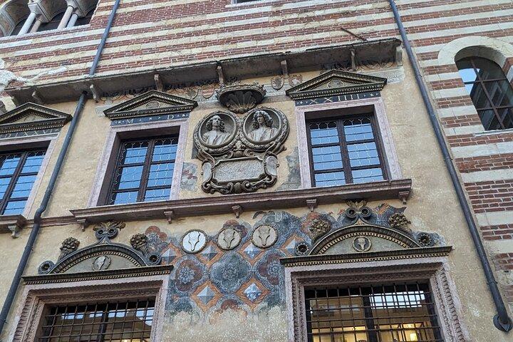 Walking Tour in Verona: 9+ Landmarks with Live Guide