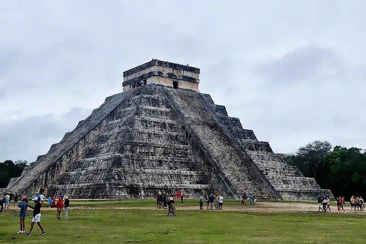 Chichen Itza, Great Mayan Culture from Cancun or Riviera Maya