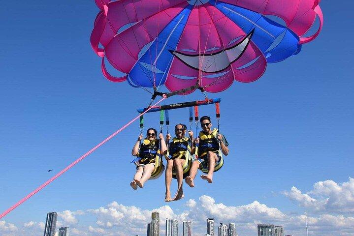 Dubai Parasailing