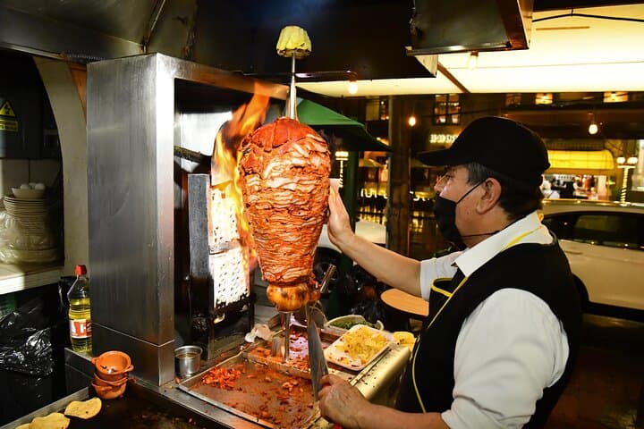 A Night of Tacos and Mezcal in Mexico City