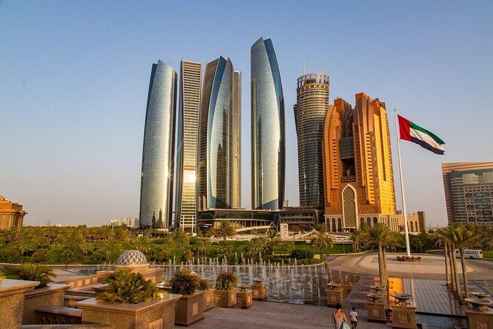 Abu Dhabi City Tour in 4x4 Private Vehicle, Dubai Pickup Option