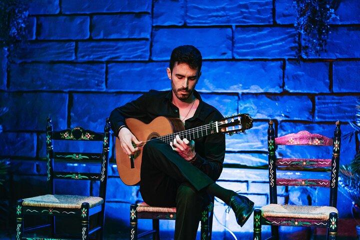 Baraka Triana. Flamenco show with drink