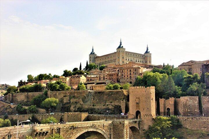 Private Day Tour to Discover Toledo and Segovia