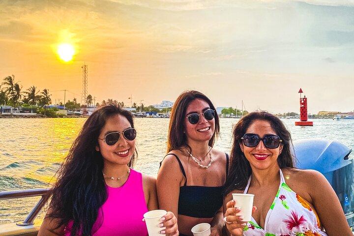 Golden Hours Cartagena: Sunset Boat Ride, Open Bar & Island Party
