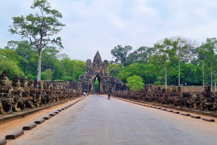 2 Day Cambodia Private Guided Tour in Angkor Temples